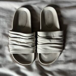 Huma Blanco Women's White Slide Sandals